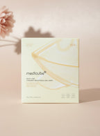 Mascarilla facial K-Chic Skin Especialidad Medicube Kojic Acid Turmeric Brightening Gel Mask en caja color crema