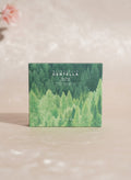 Set de viaje K-Chic Skin Especialidad Madagascar Centella Tea-Trica con caja verde ilustrada de bosque