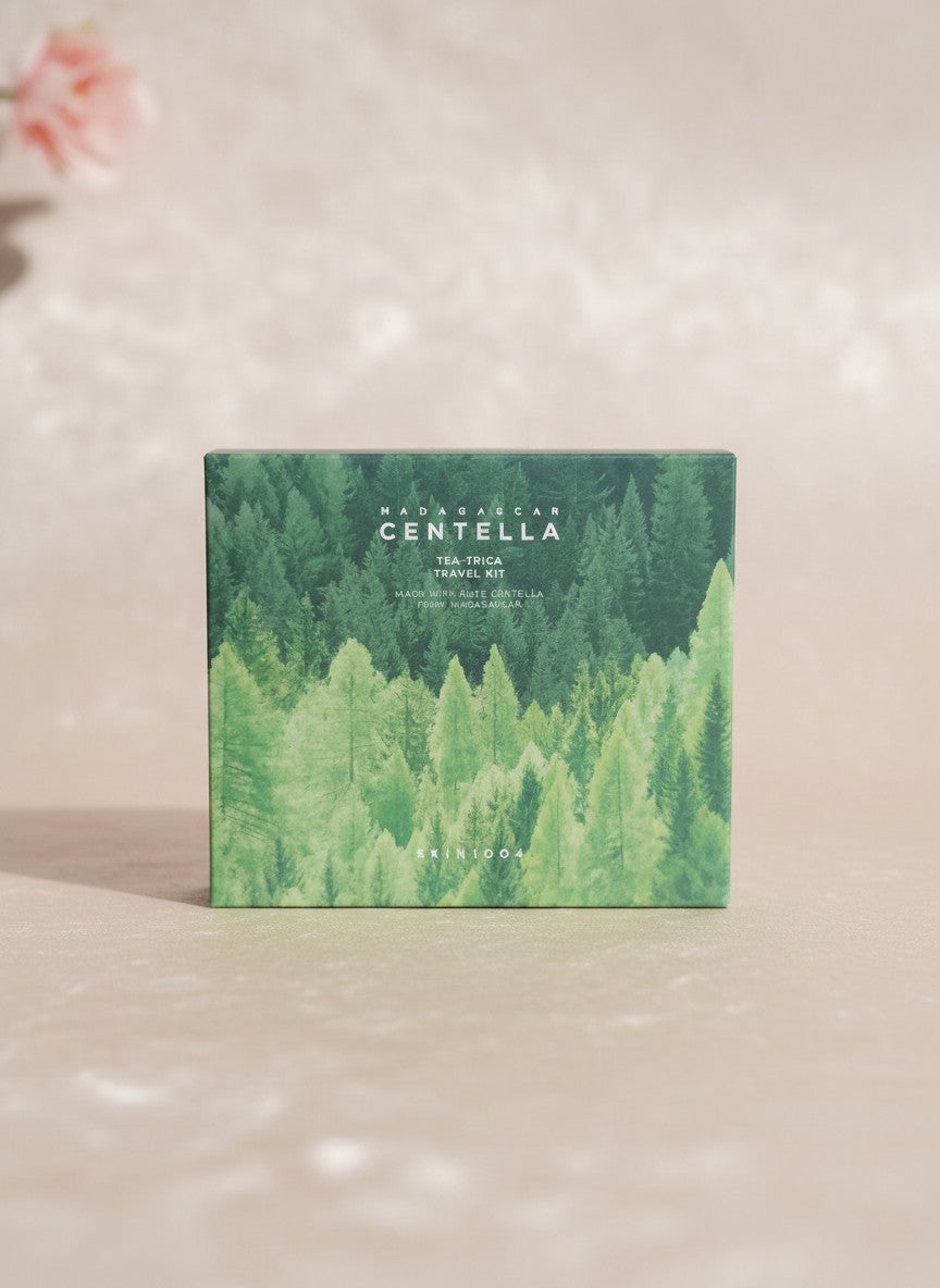 Set de viaje K-Chic Skin Especialidad Madagascar Centella Tea-Trica con caja verde ilustrada de bosque